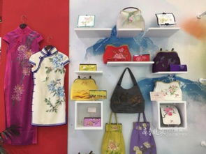 文博會(huì)首日，山東文化企業(yè)產(chǎn)品驚艷亮相，現(xiàn)場(chǎng)搶購(gòu)一空